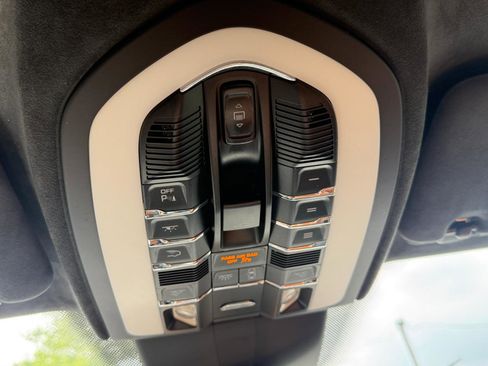 Used 2016 Porsche Cayenne GTS AWD/4WD image 82