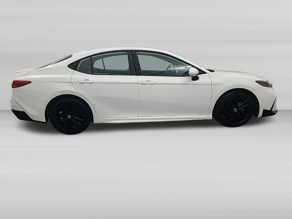 Used 2025 Toyota Camry SE FWD image 3