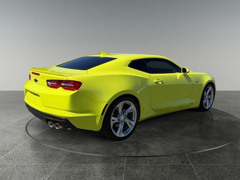 Used 2020 Chevrolet Camaro LT w/ Technology Package RWD image 9