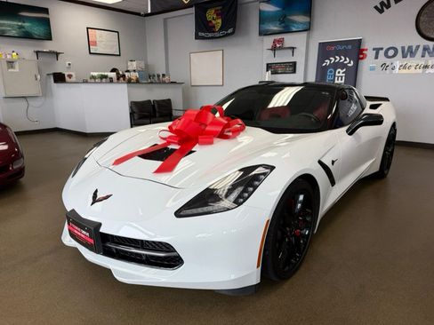 Used 2016 Chevrolet Corvette Stingray Coupe RWD image 4