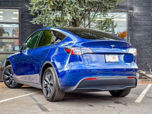 Used 2024 Tesla Model Y Long Range image 13