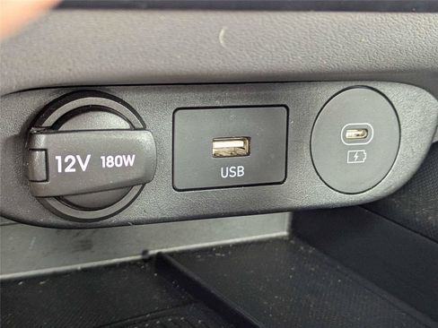 Used 2025 Hyundai Elantra SEL FWD image 26
