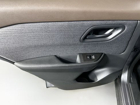 Used 2021 Nissan Rogue S image 24