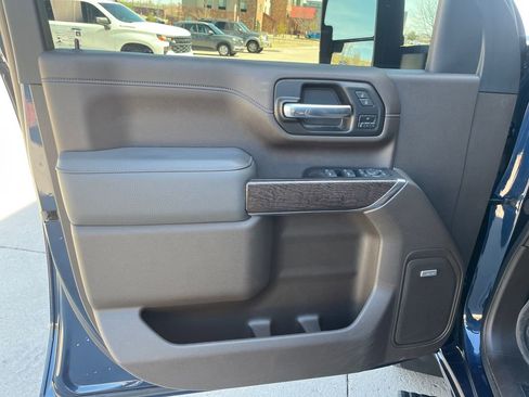 Used 2022 GMC Sierra 3500 Denali w/ Technology Package image 11