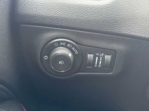 Used 2019 Jeep Compass Trailhawk image 30