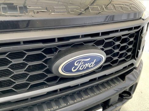 Used 2023 Ford F250 Lariat w/ Sport Appearance Package image 7