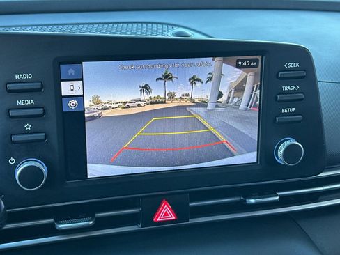 Used 2024 Hyundai Elantra SE FWD image 17