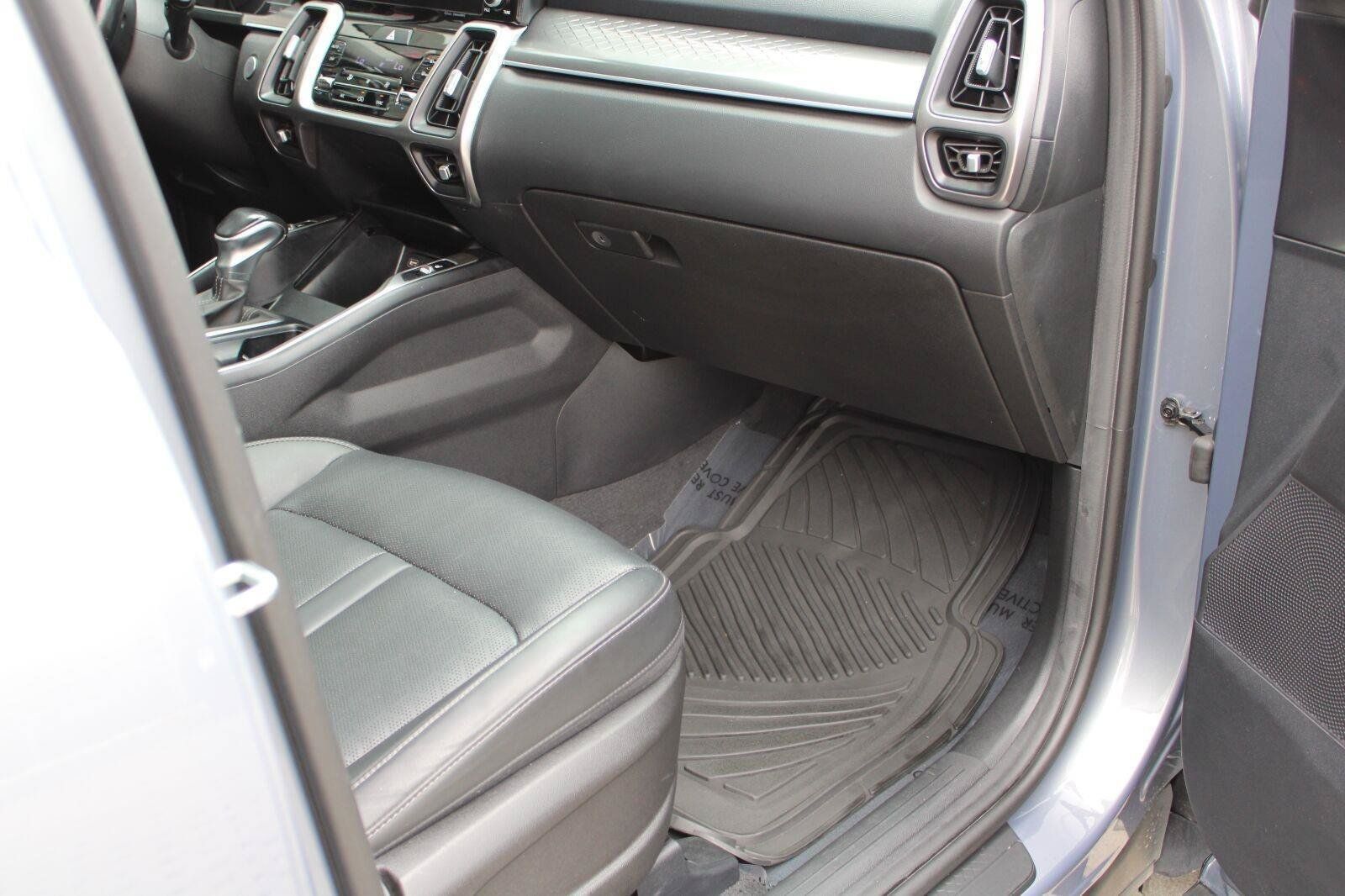 Used 2023 Kia Sorento S w/ Panoramic Sunroof Package FWD image 43