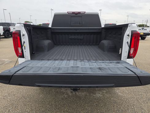 Used 2021 GMC Sierra 1500 AT4 w/ AT4 Value Package AWD/4WD image 24