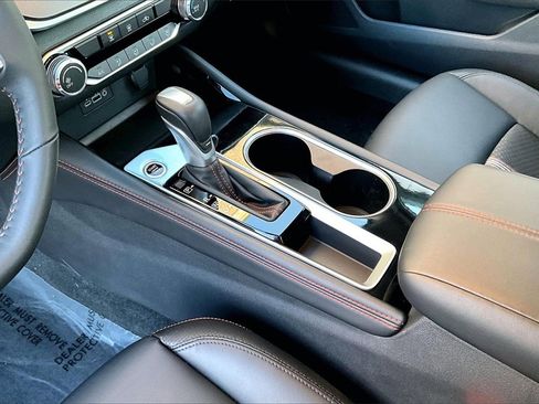 Certified 2025 Nissan Altima 2.5 SR image 17