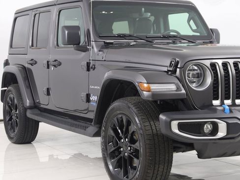 Used 2022 Jeep Wrangler Unlimited Sahara w/ Cold Weather Group image 42