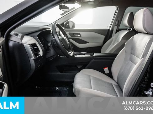 Used 2025 Nissan Rogue SV FWD image 16