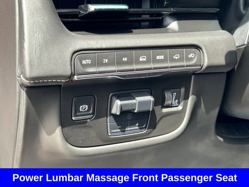 Used 2024 Cadillac Escalade ESV Premium Luxury Platinum image 40