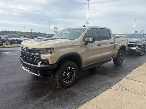 Used 2023 Chevrolet Silverado 1500 ZR2 image 1