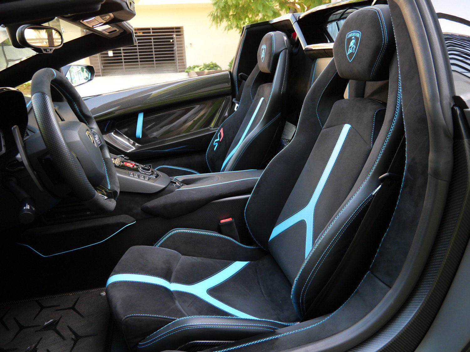 Used 2020 Lamborghini Aventador SVJ AWD/4WD image 6