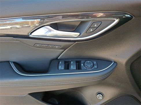 Used 2023 Buick Envision Essence image 13