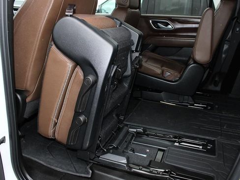 Used 2023 Chevrolet Suburban High Country image 50