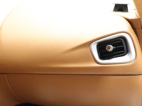Used 2017 Aston Martin DB11 V12 RWD image 83