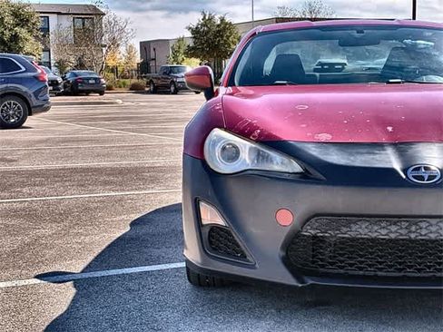 Used 2013 Scion FR-S image 10