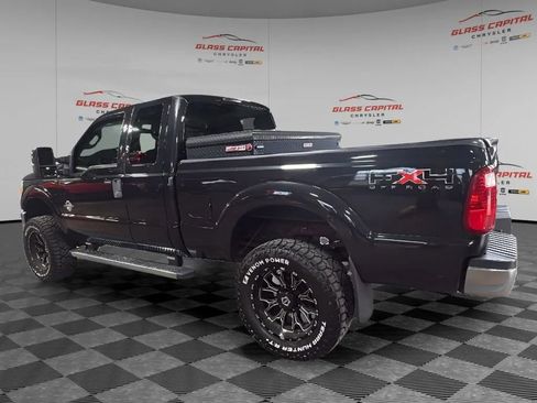 Used 2011 Ford F250 XLT w/ Chrome Pkg image 5