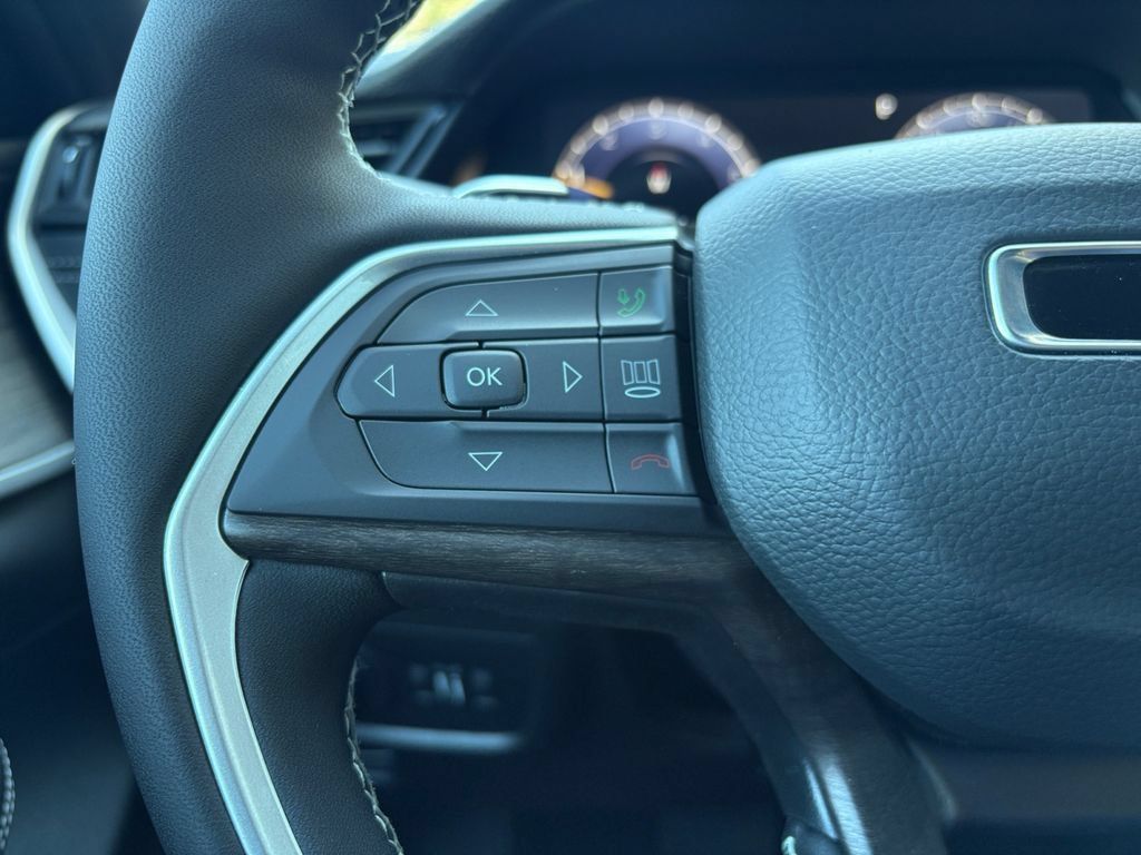 New 2026 Jeep Grand Cherokee Altitude AWD/4WD image 16