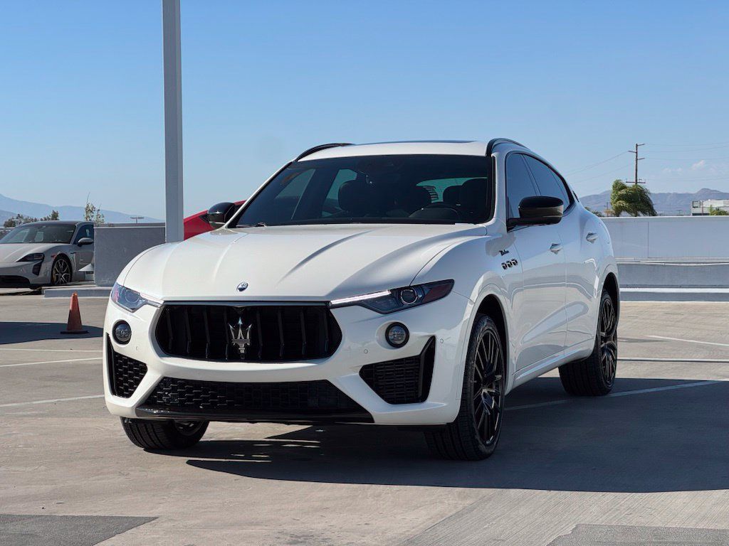 Used 2022 Maserati Levante Modena AWD/4WD image 3