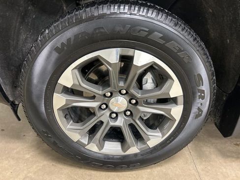 Used 2023 Chevrolet Silverado 1500 High Country w/ LPO, Dark Essentials Package image 9