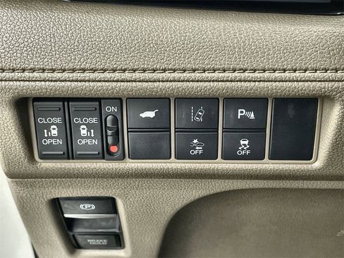 Used 2019 Honda Odyssey Elite image 17