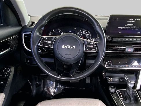 Used 2023 Kia Seltos EX AWD/4WD image 6
