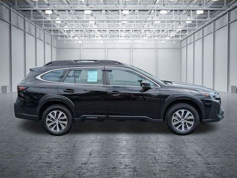 Certified 2025 Subaru Outback AWD/4WD image 6