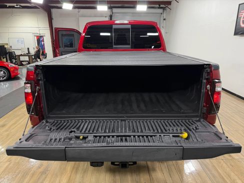 Used 2015 Ford F250 Platinum w/ Platinum Package AWD/4WD image 9