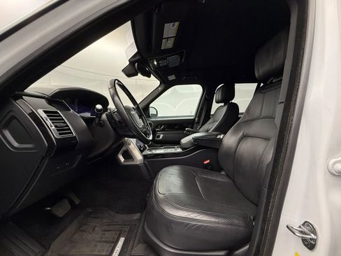 Used 2020 Land Rover Range Rover HSE image 11