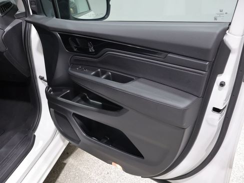 Used 2023 Honda Odyssey Elite image 29