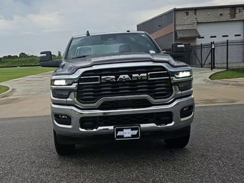 Used 2025 RAM 2500 Big Horn AWD/4WD image 3
