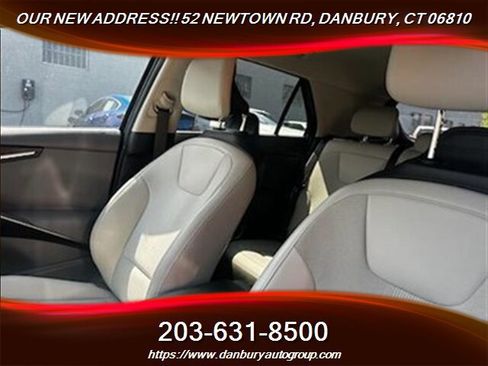 Used 2023 Kia Niro EX FWD image 12