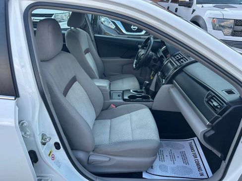 Used 2014 Toyota Camry LE FWD image 12