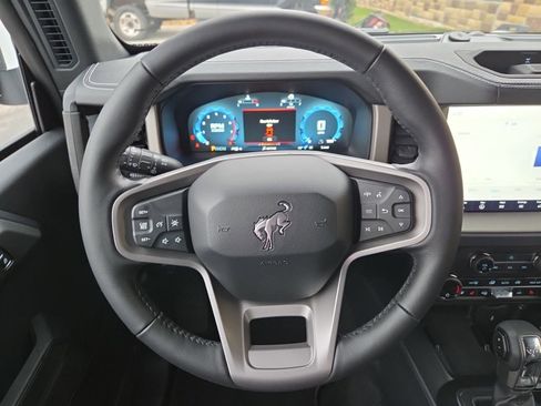 New 2025 Ford Bronco Outer Banks w/ Sasquatch Package AWD/4WD image 30