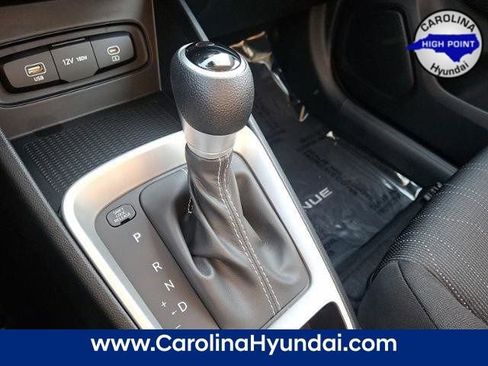 New 2026 Hyundai Venue SE image 8