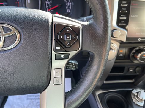 Certified 2021 Toyota 4Runner SR5 AWD/4WD image 21