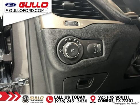 Used 2018 Jeep Cherokee Latitude w/ Altitude Package FWD image 19