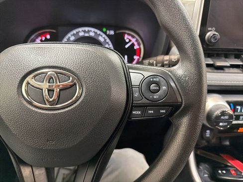 Used 2025 Toyota RAV4 XLE AWD/4WD image 26