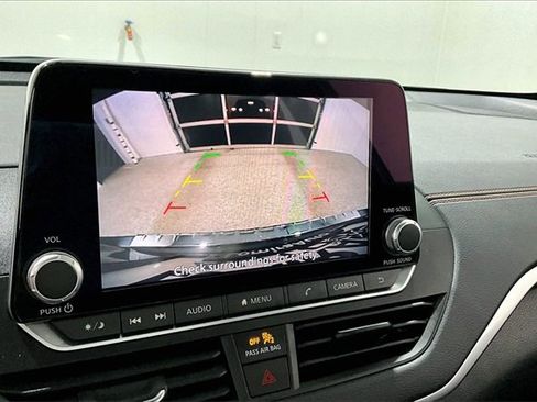 Used 2021 Nissan Altima 2.5 SR w/ SR Premium Package image 14