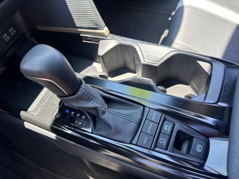 Used 2025 Toyota Camry SE FWD image 19
