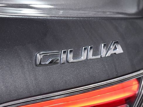 Used 2024 Alfa Romeo Giulia Ti AWD/4WD image 89