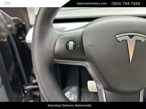Used 2022 Tesla Model Y Performance image 28