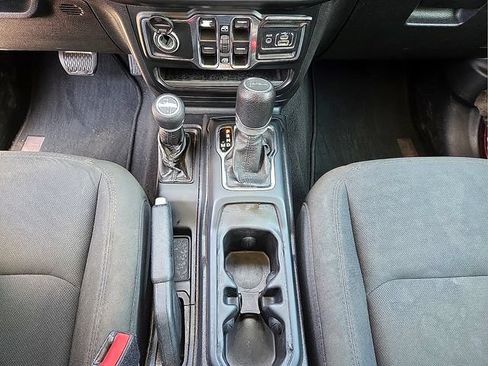 Used 2021 Jeep Gladiator Sport AWD/4WD image 25