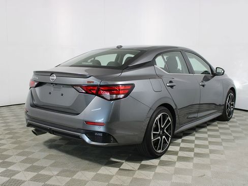 Used 2025 Nissan Sentra SR FWD image 31