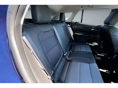 Used 2024 Chevrolet Trax LT w/ LT Convenience Package FWD image 28