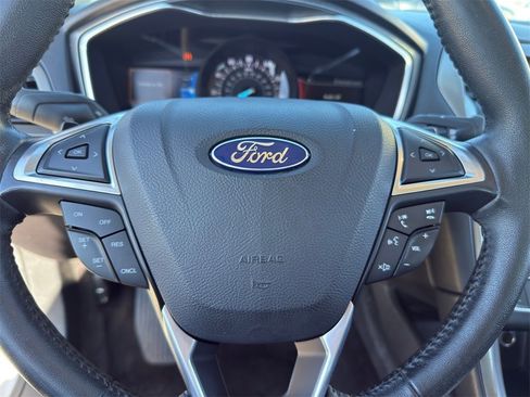 Used 2017 Ford Fusion SE w/ Equipment Group 201A image 13
