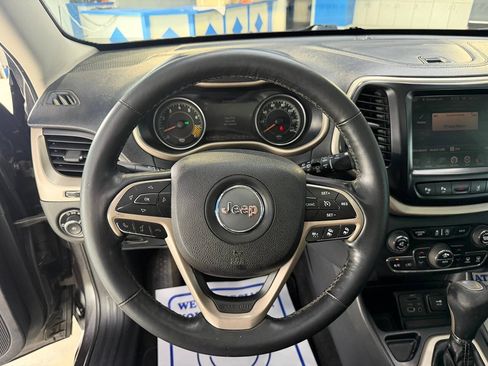 Used 2015 Jeep Cherokee Limited w/ Luxury Group FWD image 22